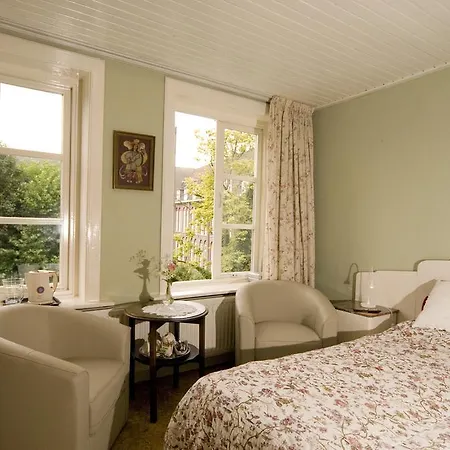 Lieu De Ruse Bed & Breakfast Breda